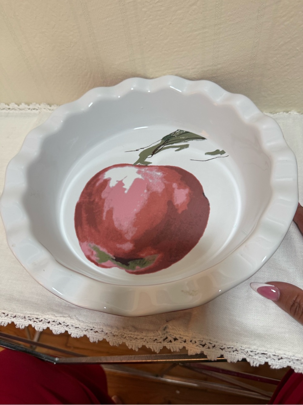 Threshold Stoneware 11" Round Pie Dish White Red Apple Oven‎ Microwave Safe